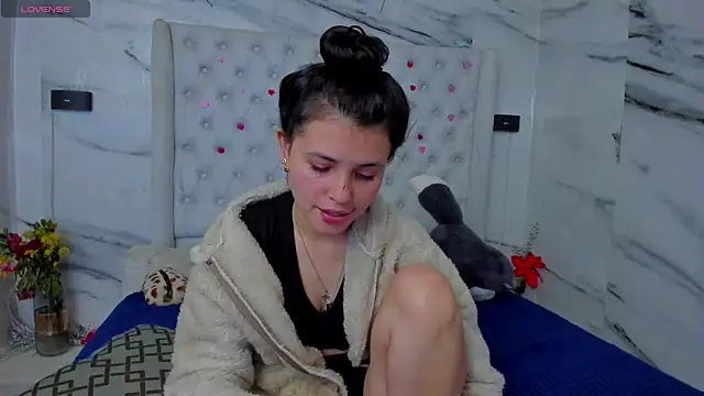 Ari_and_Storm webcam
