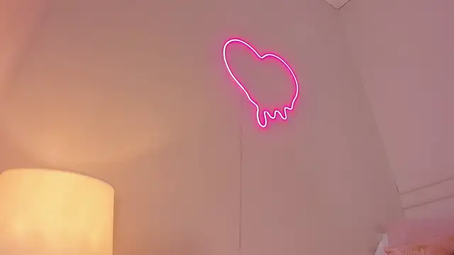 _lucia_18 webcam