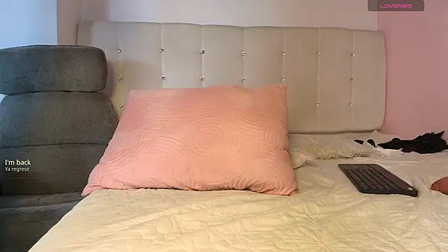 lilyth_bloom webcam