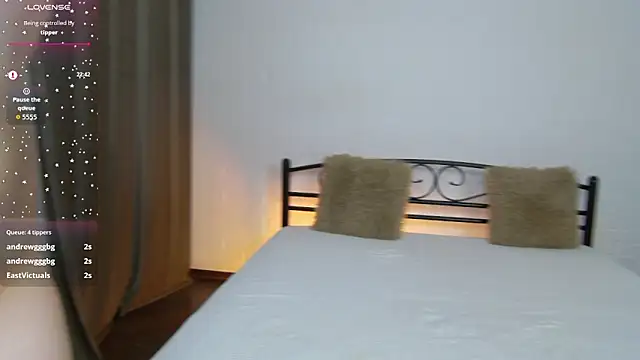 AlexsisFaee webcam