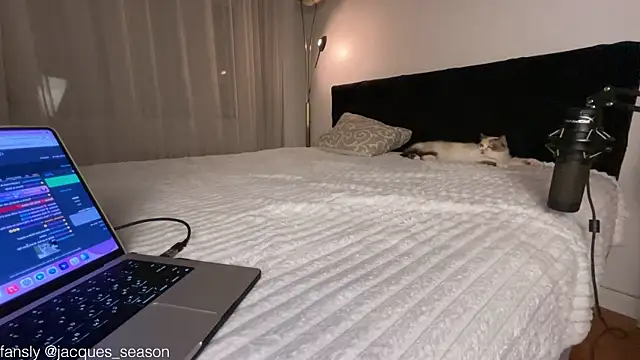 jacques_season webcam