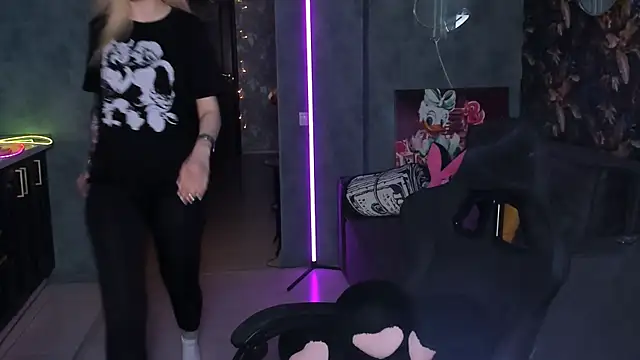 Blckmirrorr webcam
