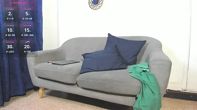 Lyon_vach live sex cam