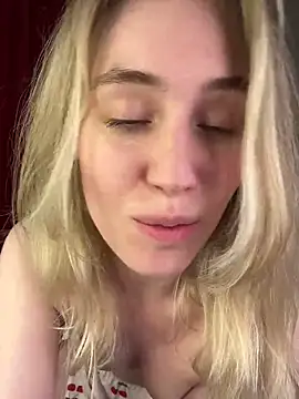 LovelyMiu webcam