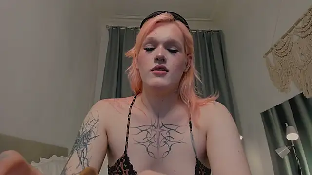 Model: Lollita_Morgan
