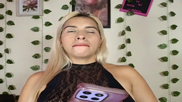 Barbiie_98 webcam