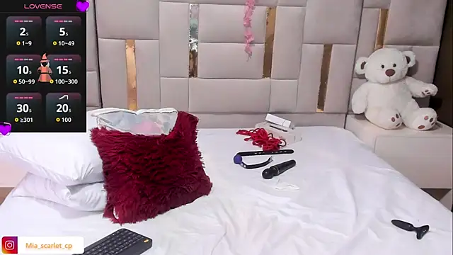 Mia_scarlet69 webcam