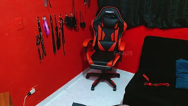 Emily_Slave28 webcam