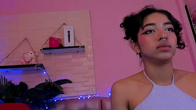 Aronandmoli69 webcam