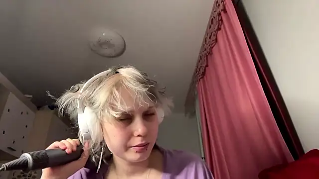 CuteLilit webcam