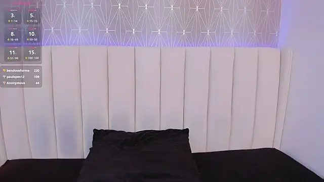 Tori_Gaviria webcam