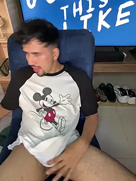 AlexGameplay webcam