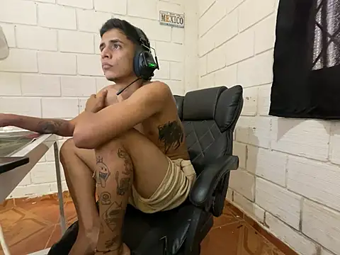Max_TheHorseDick webcam