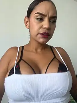 Sara-77 webcam