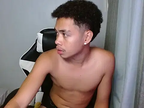 curlyasian_njxx webcam