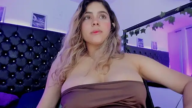 chat on live Sharon Storm