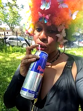 AmazonianMistress webcam