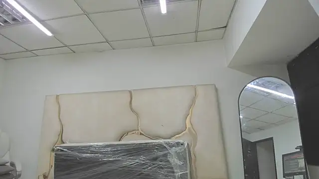 ZayraStorm webcam