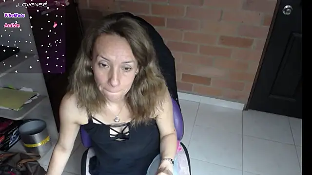 cristin_doll_ webcam