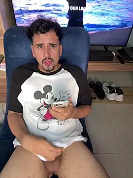 AlexGameplay webcam