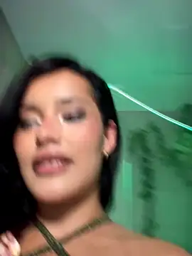 risky_workouts (F young) - ✨RISKY CUMSHOW IN GIRLS LOCKEROOM TS✨
