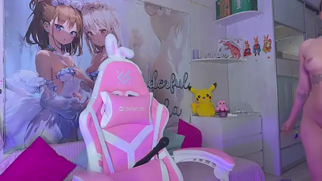 CheekySashaCharm webcam