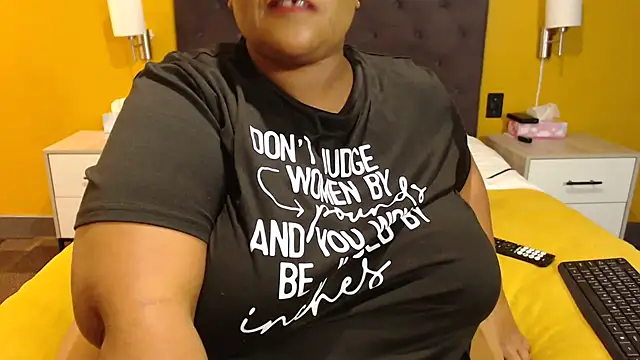 ONIONBOOOTY69 webcam