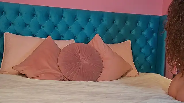 Roxy_Wilde webcam