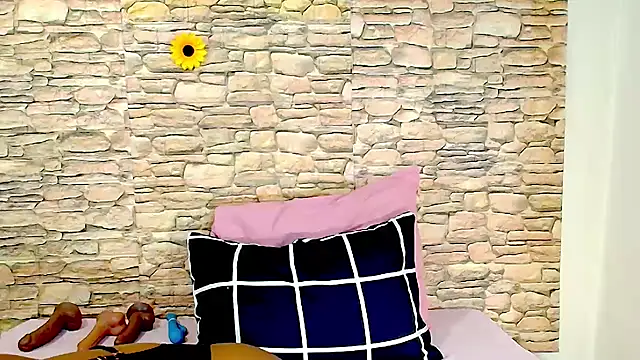 EbonyOlive69 webcam