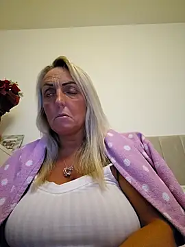 theblondecocklover webcam