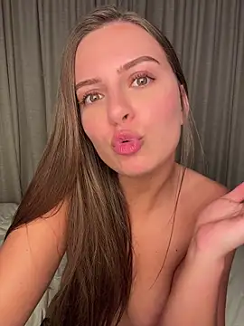 juliakhaleesii live sex cam