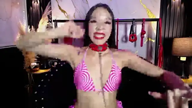 Doll4anall webcam
