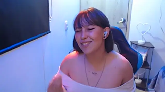 skarlet_adams28 (F young) - Naked