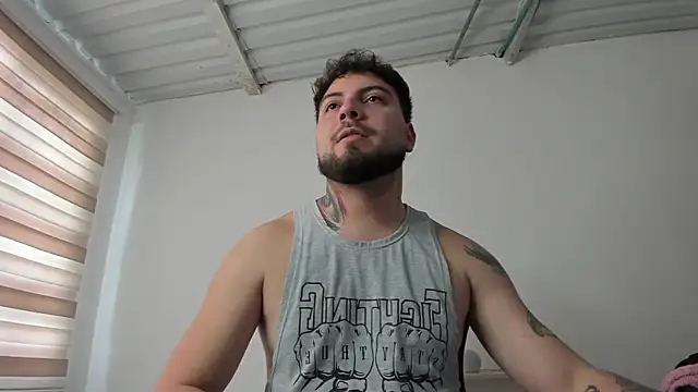 AaronHardi webcam