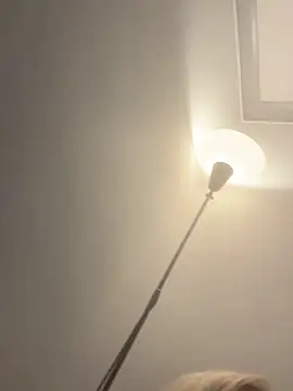 BlondeMilfXo webcam