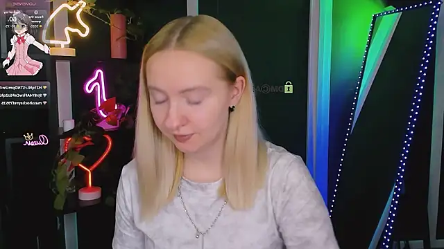 mila_glow1 webcam