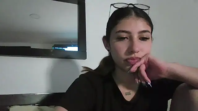 AliceTeenager___ webcam