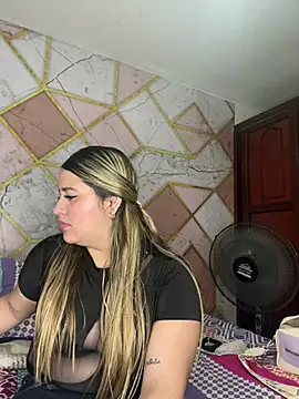 Amira_Malia webcam