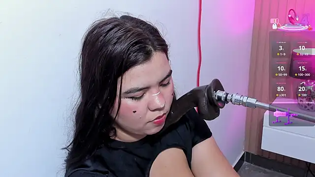 klhoe_boobs webcam