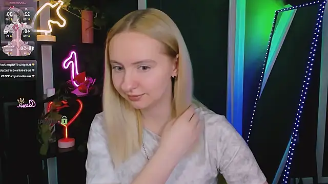 mila_glow1 webcam