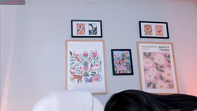 Tiffany_Low webcam