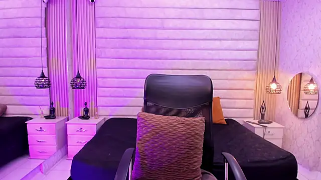 VictoriaaBlair webcam