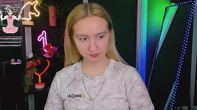 mila_glow1 webcam