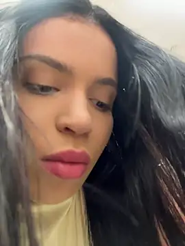 Rafaellaz live sex cam