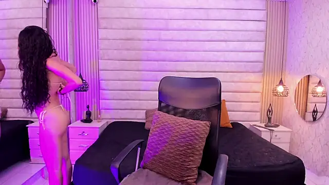 VictoriaaBlair webcam