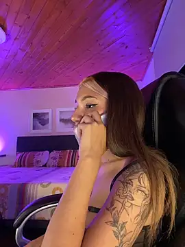 Isabella18_pink webcam