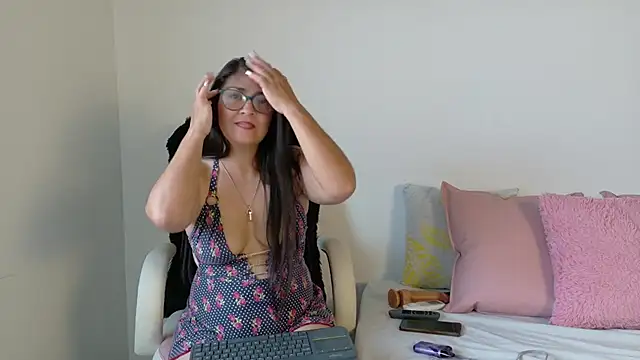 Camila_model25 webcam