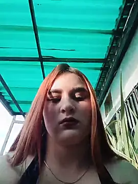 katty_42 (F teen) - Nipples Clamps in bar public