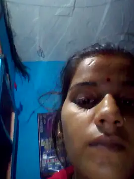 Raveena0990 webcam