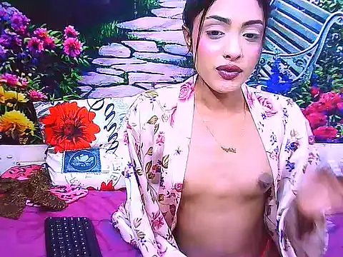 IndianPretty14u2Luv webcam